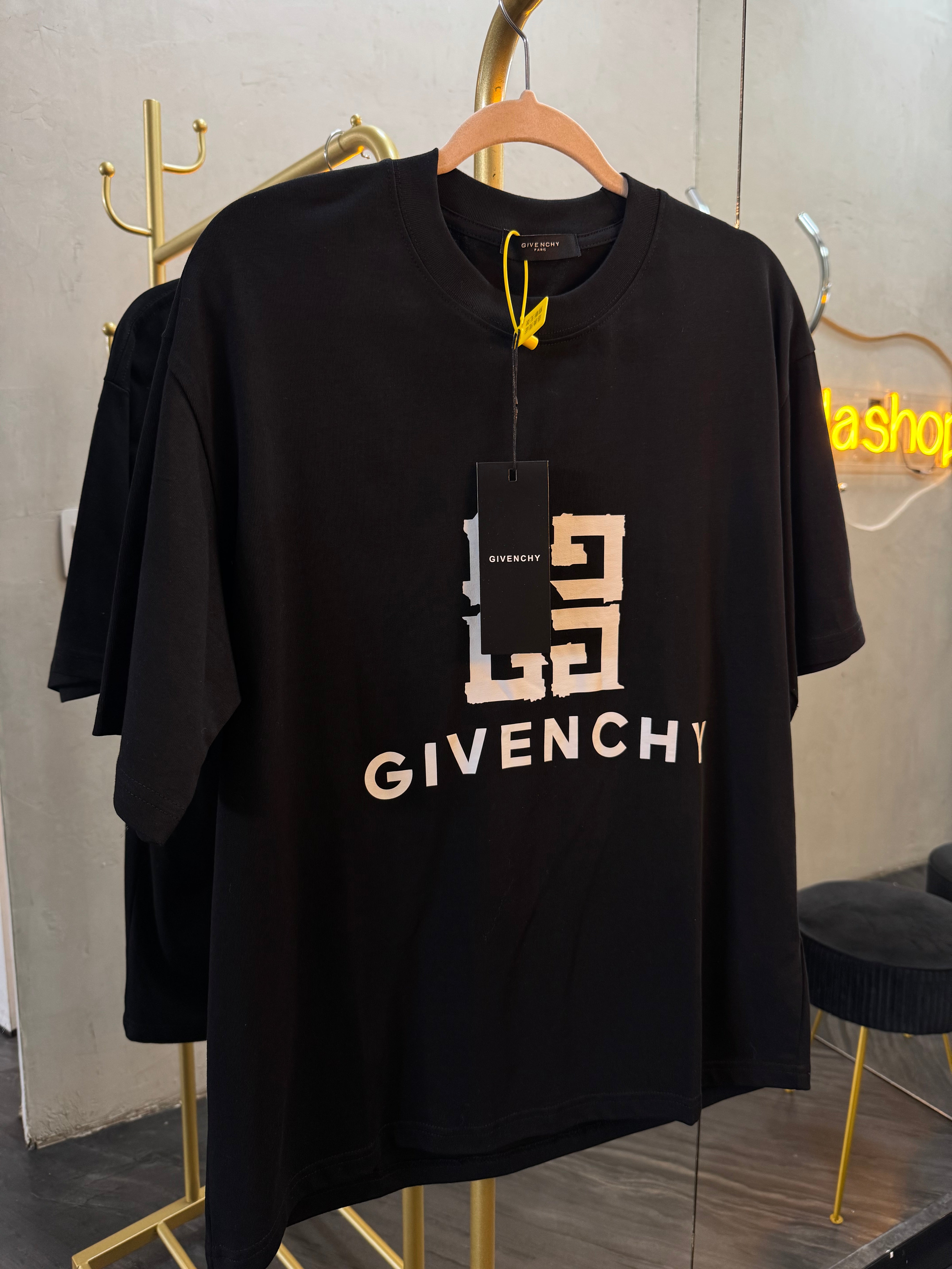 T-SHIRT NEGRA GIVE-2